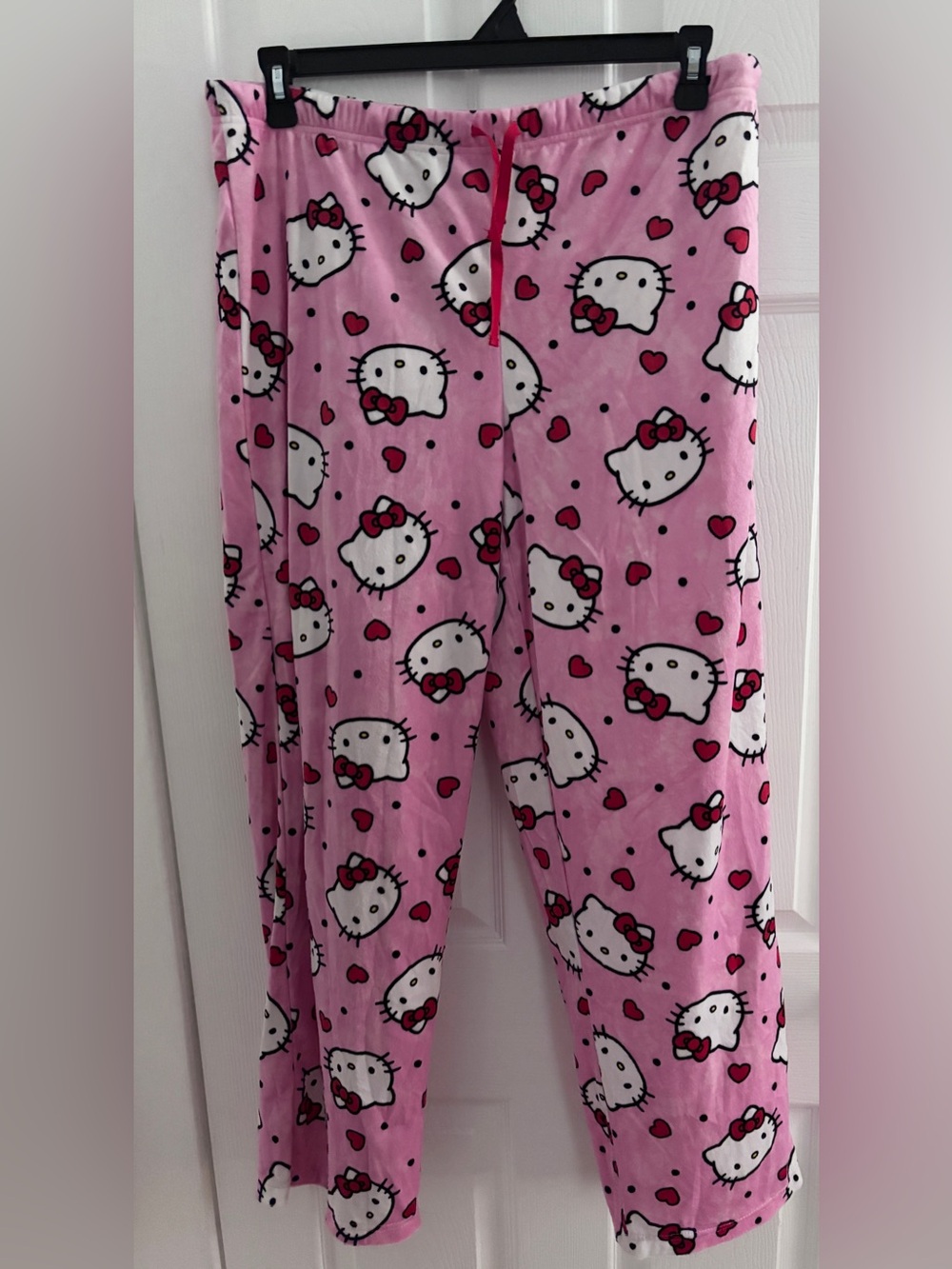 Sanrio Hello Kitty Valentine’s Day Pajama Pants, Size Large